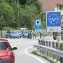 Flinke controle aan de grens, Italië in.