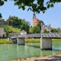 Vervolgens een andere brug over om langs de andere oever van de Salzach nog n keertje door het centrum te lopen. 